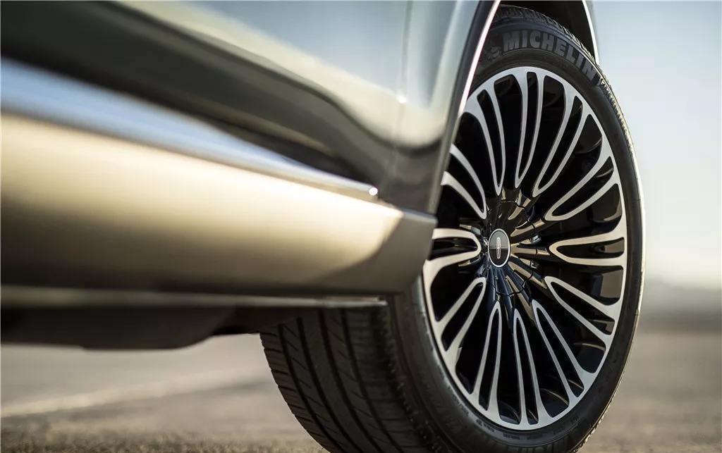 奥德赛|宝马X5致命杀手来了？450匹马力起售50万！