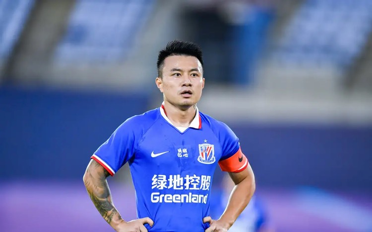 崔康熙|进个乌龙“惹怒”崔康熙？申花21岁国脚连遭弃用，双子星恐被废