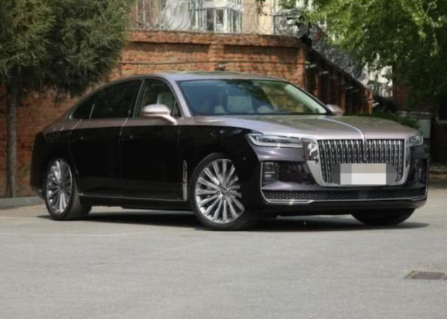 【红旗】亚洲龙买早了！红旗H9实车到店，3.0T V6缸+后驱，比A4L还香