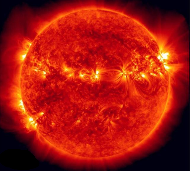「鲸鱼」盾牌座UY已不是宇宙最大恒星，新晋宇宙最大恒星有100亿个太阳大