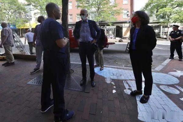 #兰博基尼urus#抗议者围攻白宫，特朗普钻入地下掩体