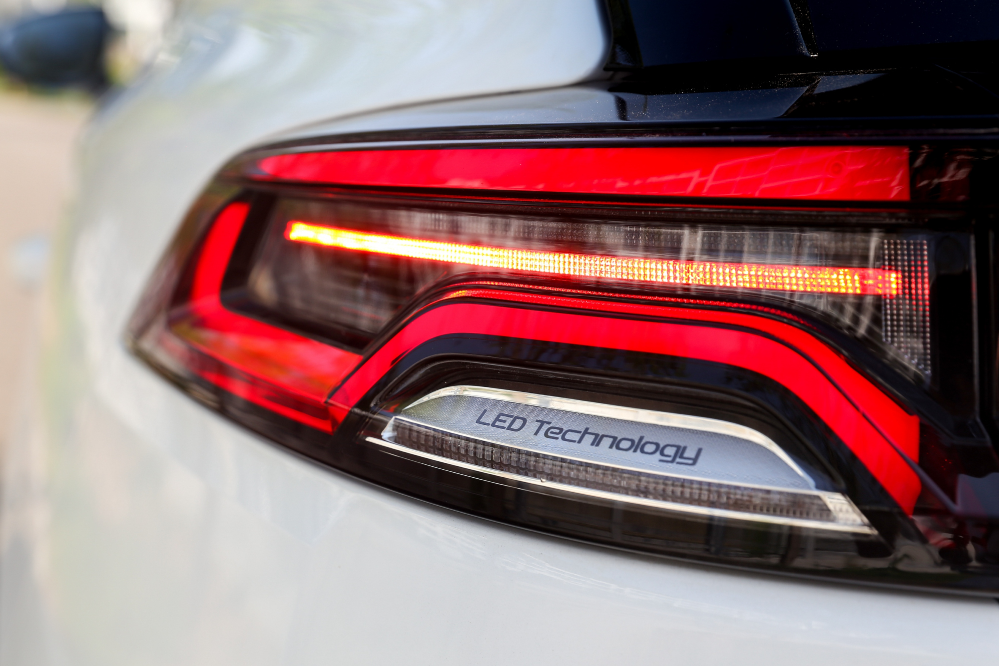 动力|又一款suv被捧红了,比汉兰达霸气,高速从未见飘,12.99w起