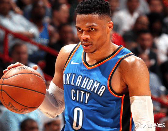 斯蒂芬·库里▲NBA现役最难打破十大纪录下篇，库里一项纪录永久尘封，再也没人能打破