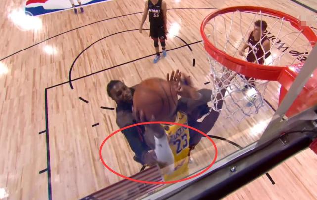 勒布朗·詹姆斯|寒心!詹姆斯为何怒喷克劳德,8倍慢镜再看一遍:浓眉直接冲过来了