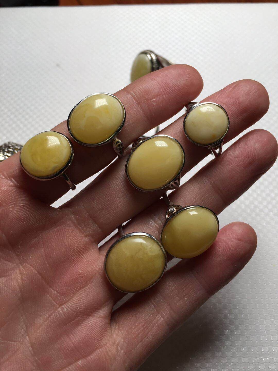 「」100块钱可以买到什么样的珠宝？