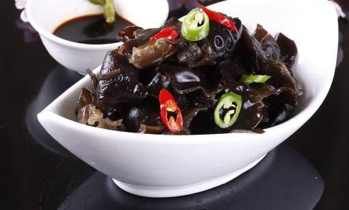 肝脏|38岁男子腹痛入院，肝癌离世，提醒：2种食物经常吃，伤肝更要命