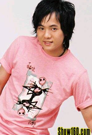 郑源|19岁靠唱歌一天赚一万元,春晚邀请他遭拒,却没人说他耍大牌