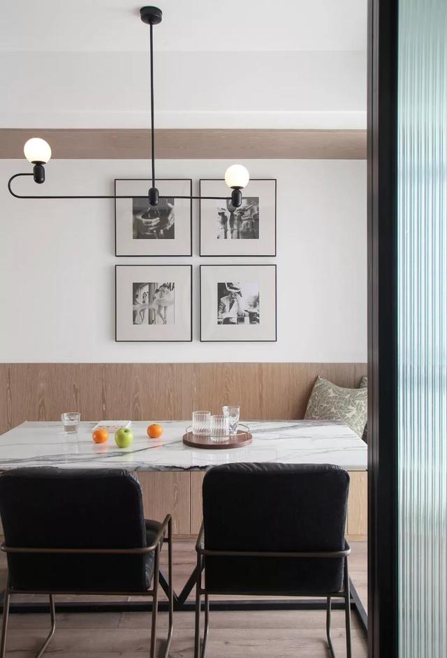 ：她家141㎡，坚持沙发两侧打柜子，餐厅设卡座，完工实用极了！晒晒