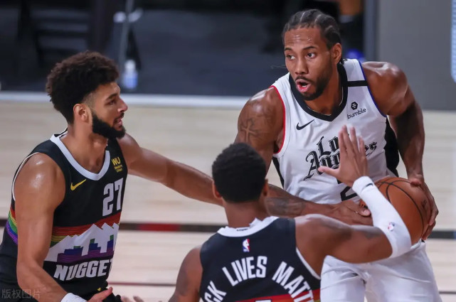 快船队|彻底怒了！快船输球莱昂纳德不满，乔治回应：洛杉矶还有更值得去的地方