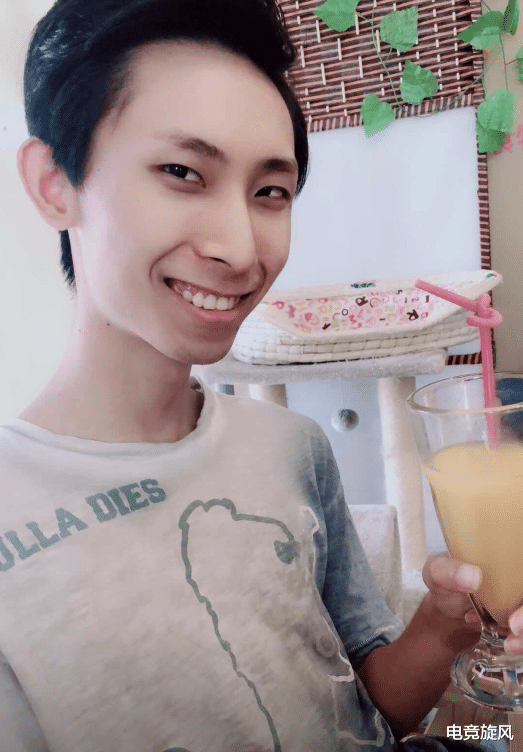 『梦泪』梦泪一周的收入，梦嫂一周的收入，看到金额，我承认我羡慕了