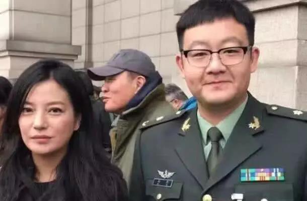 明星素颜■人民大会堂不许化妆,所有明星都被打回原形,看到范冰冰我醉了