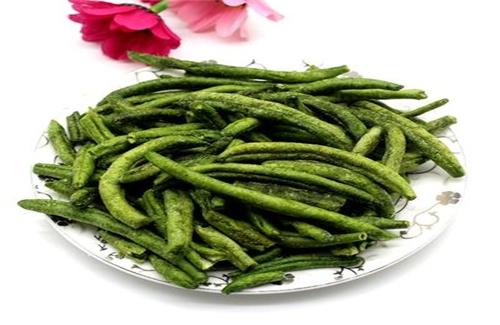 茄子■农村有一些蔬菜是可以晒干的，留着冬天吃，你吃过的有哪些？