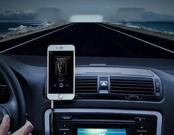 |任何车辆:方向盘都自带这插口,多数人浪费不用,精明人早就天天用