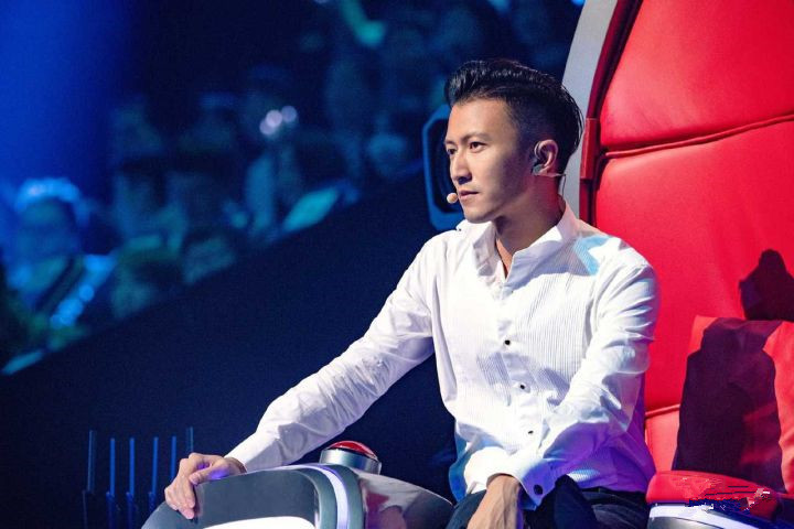 谢霆锋|出道20多年，基本是素颜，很少化妆上镜，不是天生丽质谁敢如此？