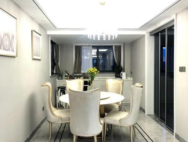 ：为什么老师傅都说要“轻装修重装饰”？看完她家终于有答案了！