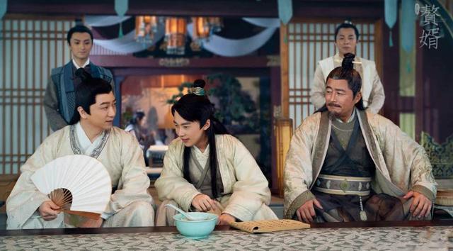 庆余年|郭麒麟宋轶走出《庆余年》，7岁差姐弟变夫妻，新婚剧照太上头