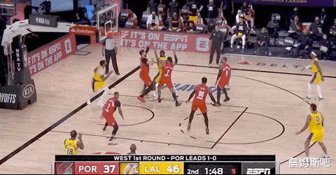 湖人队|詹姆斯仅得10分，怒摔牙套！利拉德手指脱臼，摔掉毛巾！湖人大胜开拓者23分！