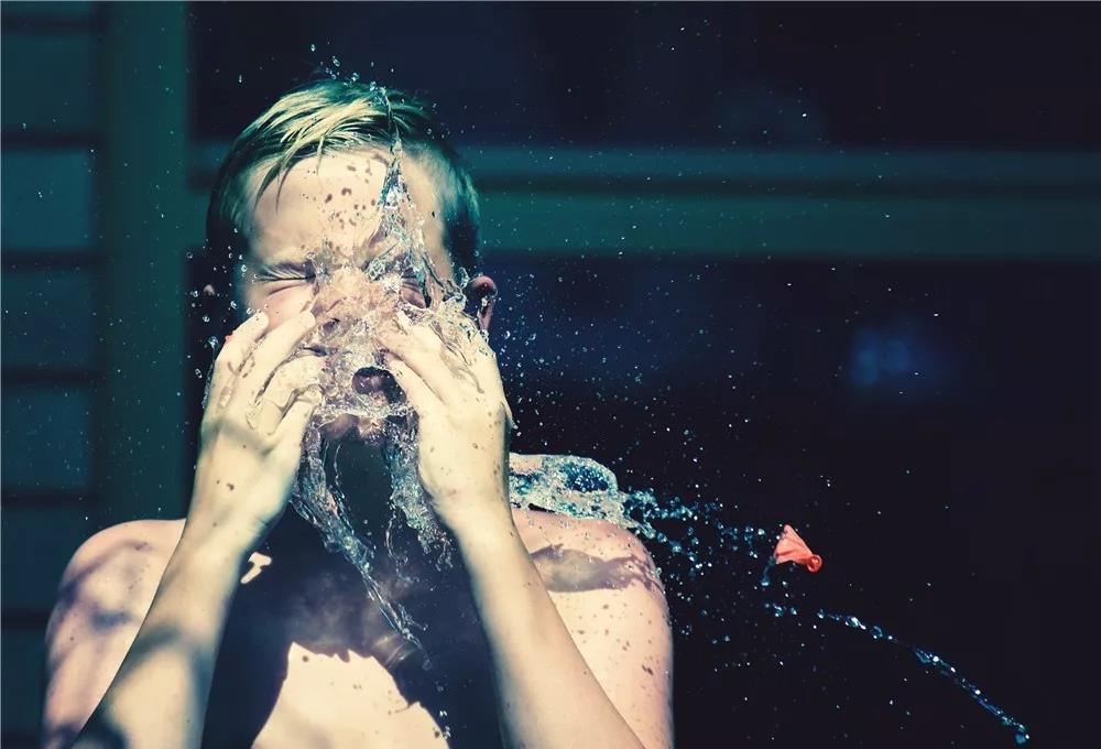 当年为买苹果手机"卖肾"的高中生,8年后现状令人唏嘘不已