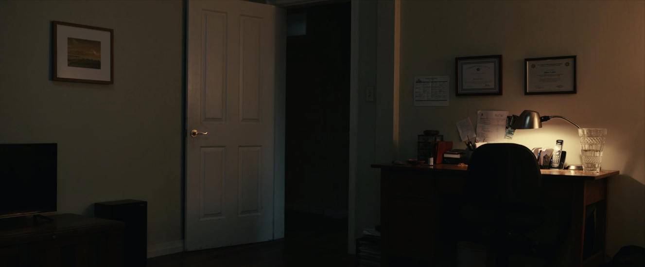 透明人魔▲近期热门的恐怖片中,这部最让人害怕!