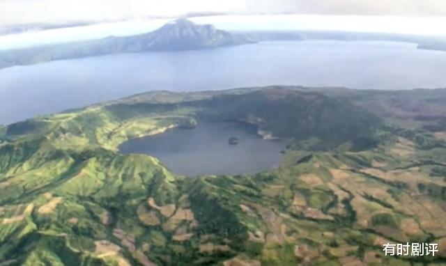 成龙|《飞鹰计划》：这一部让郑裕玲失声痛哭，剥去成龙导演职位的电影