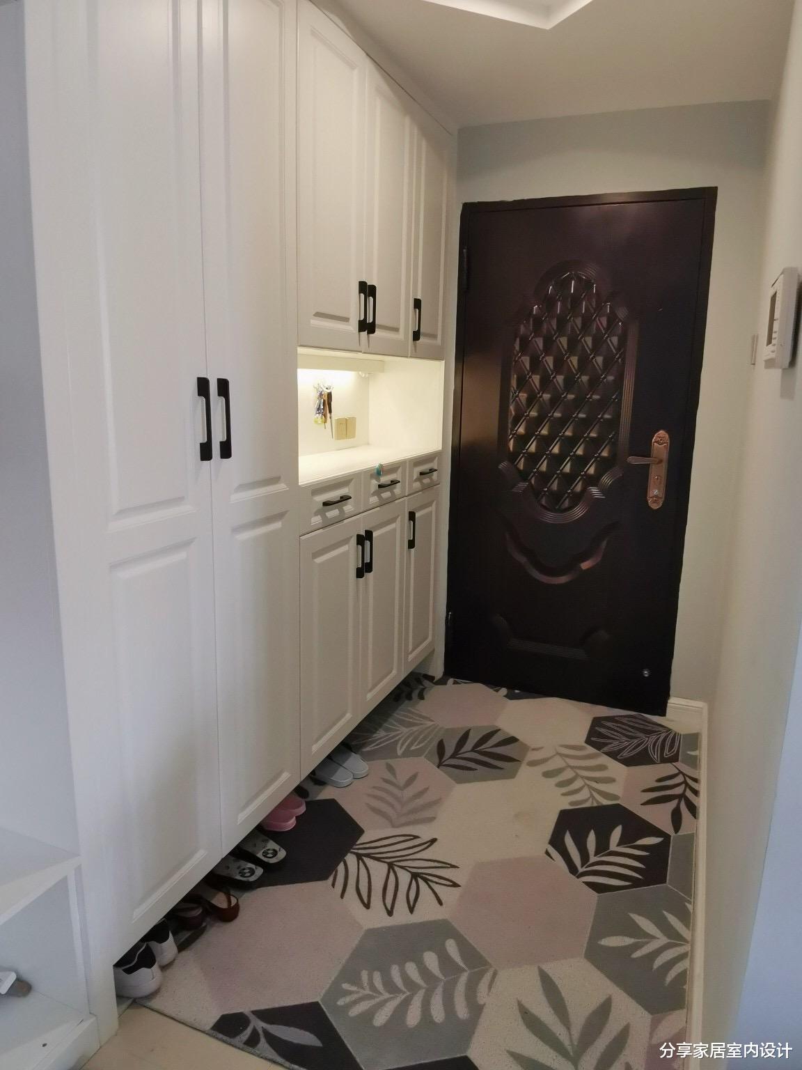 「」越来越多人家里不做电视墙，看她家装修，大多年轻人都喜欢，晒晒