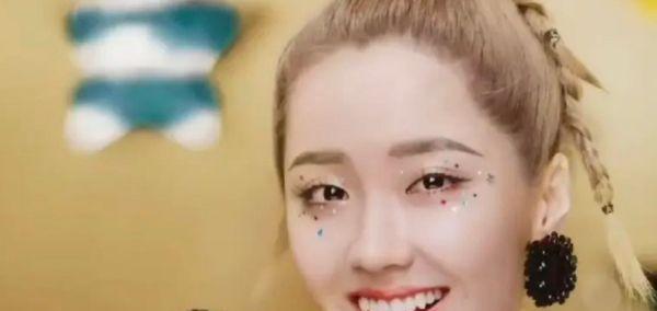 美容|硬糖少女303彩妆大片，全员怼脸拍，张艺凡妆容太成熟