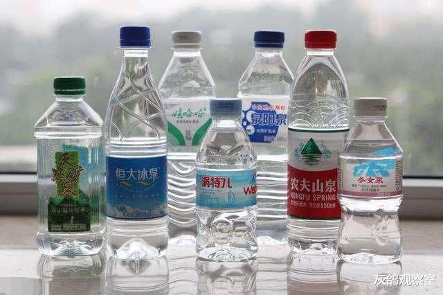 泡面|中国瓶装水又添新玩家,直接把白开水装进瓶子,一年狂卖20亿