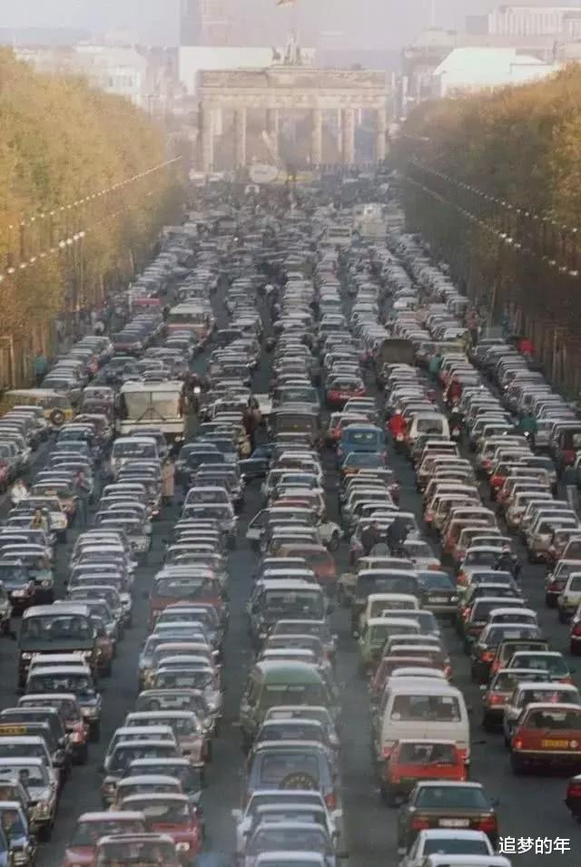 老照片▲十二张略显惊悚的真实老照片: 让人心惊, 第一眼还以为是恐怖片!