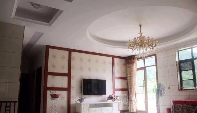 湖南大叔逃离北京, 回乡建百万豪华别墅, 全村人围观!