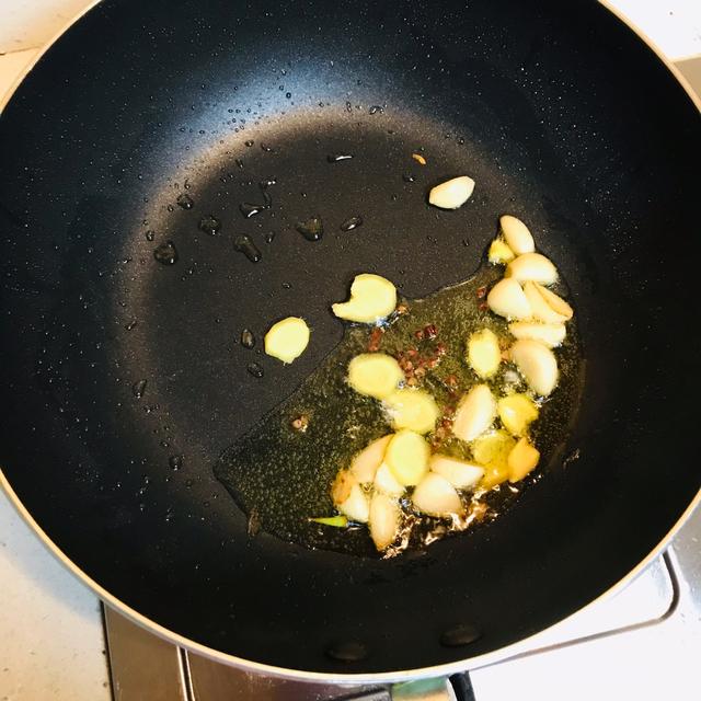 【食材】葱烧黄鳝这样做,老公能多吃好几碗米饭吧!