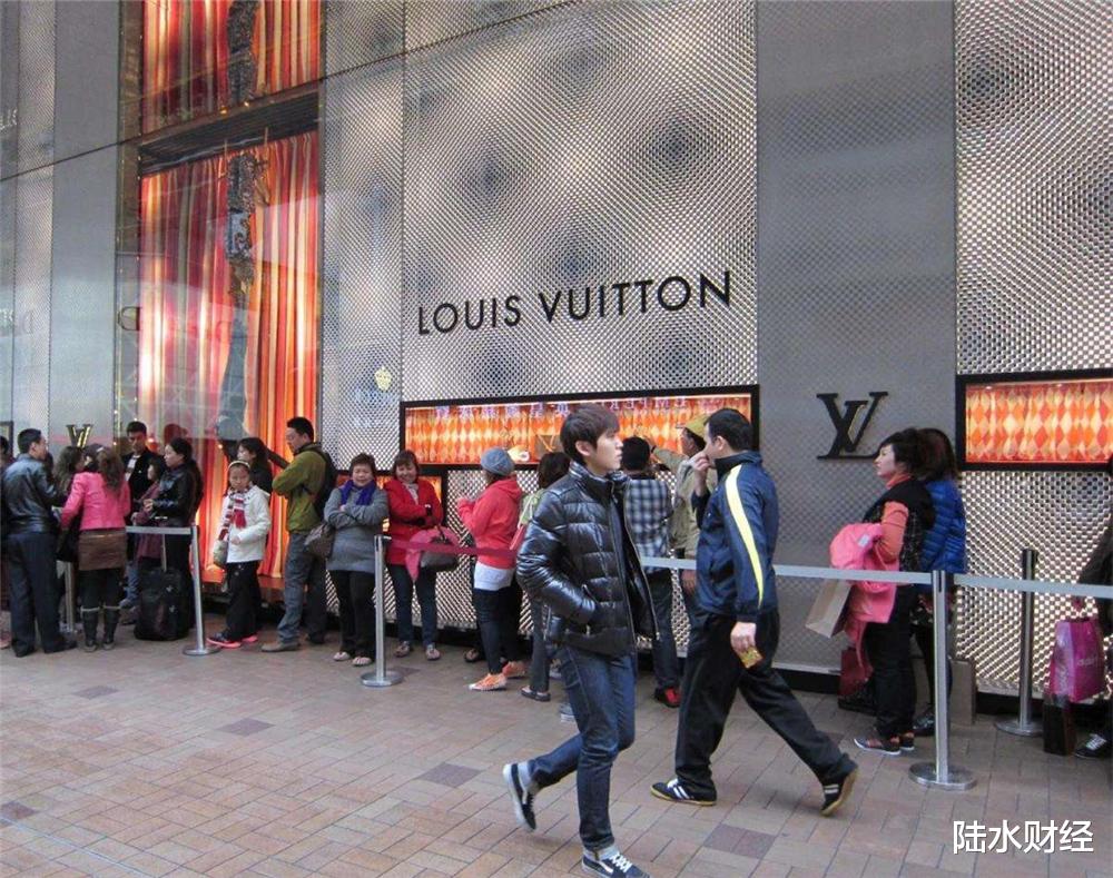 『马云』14亿人12亿没能力消费？5.6亿人0存款，谁“掏空”了老百姓钱袋子