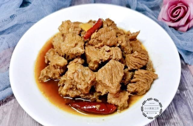 牛腩|炖牛肉时，最忌直接焯水！第一步就做错，难怪牛肉又老又柴不入味