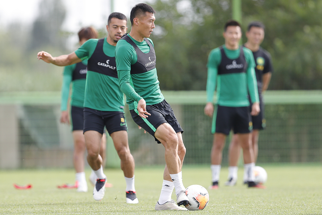 『搜救犬』紧急撤离！曝国安连夜搬离丰台基地，将全员做核酸检测中超开赛蒙阴影