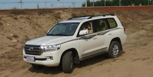 宝马4系|66万喜提丰田兰德酷路泽,开了5480公里,车主一肚子话要说