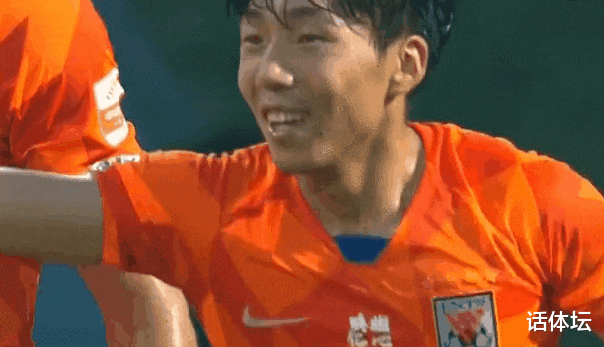 李霄鹏|中超最被低估的超级球星：四脚造三球，赛后一句话却令人动容！