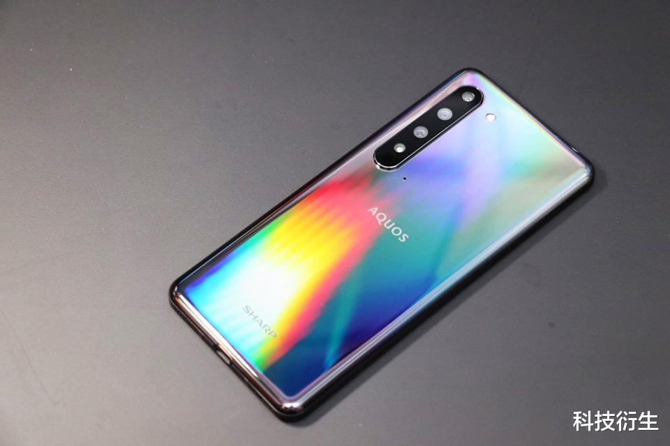 百度网盘|夏普新机要逆袭？240Hz刷新率+安卓11+5G，独特设计风格