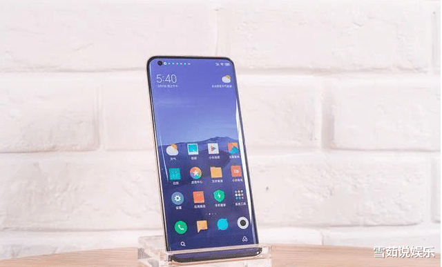 #华为荣耀#雷军的性价比又回来了！四款5G旗舰同时大降，华为荣耀正面迎击！