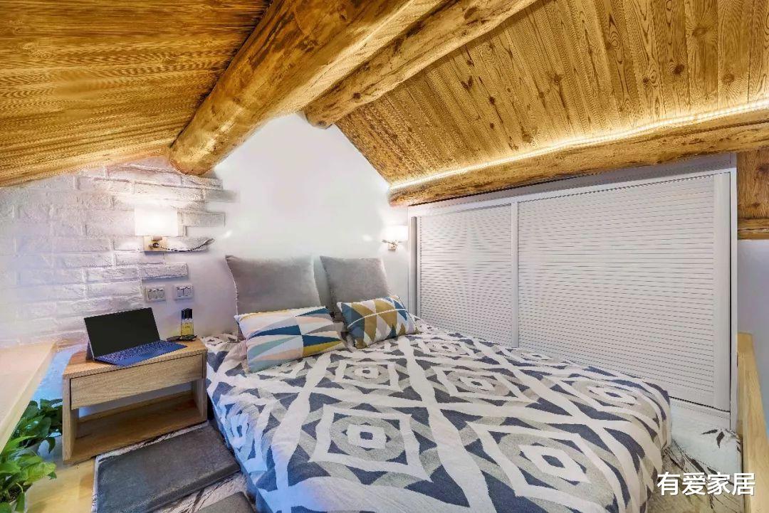 |日本小伙买下的20㎡小LOFT,玄关不同寻常,满屋设计有玄机