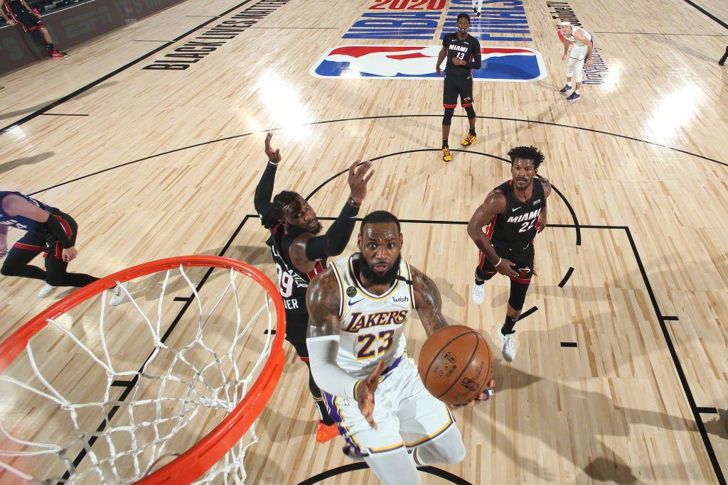 湖人队|又拿1FMVP!被詹姆斯捷足先登,最大输家出炉,后悔拒绝湖人不?