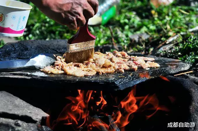 『川西』不输俄么塘！川西又一冷门万亩花海开放，不收门票，赏花观云还不打挤
