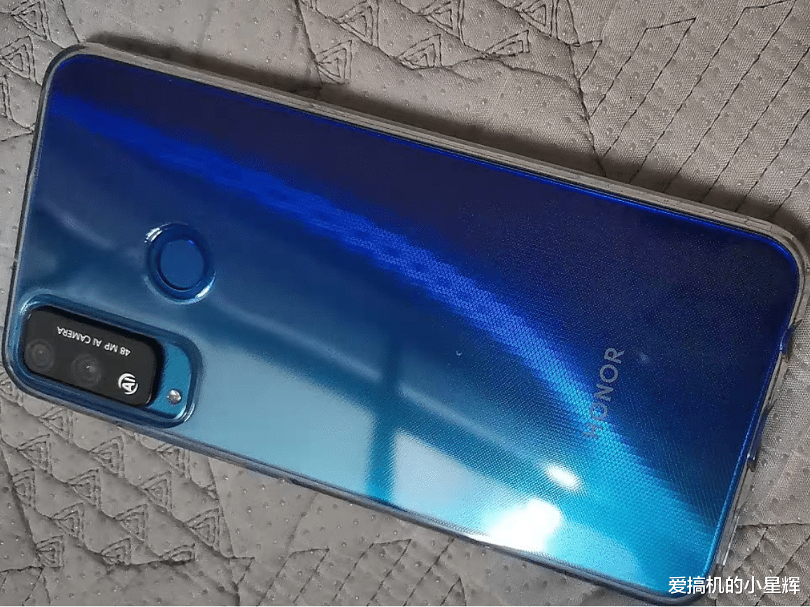 华为手机|华为手机虽好,但也有“华而不实”的时候,这3款不建议入手了