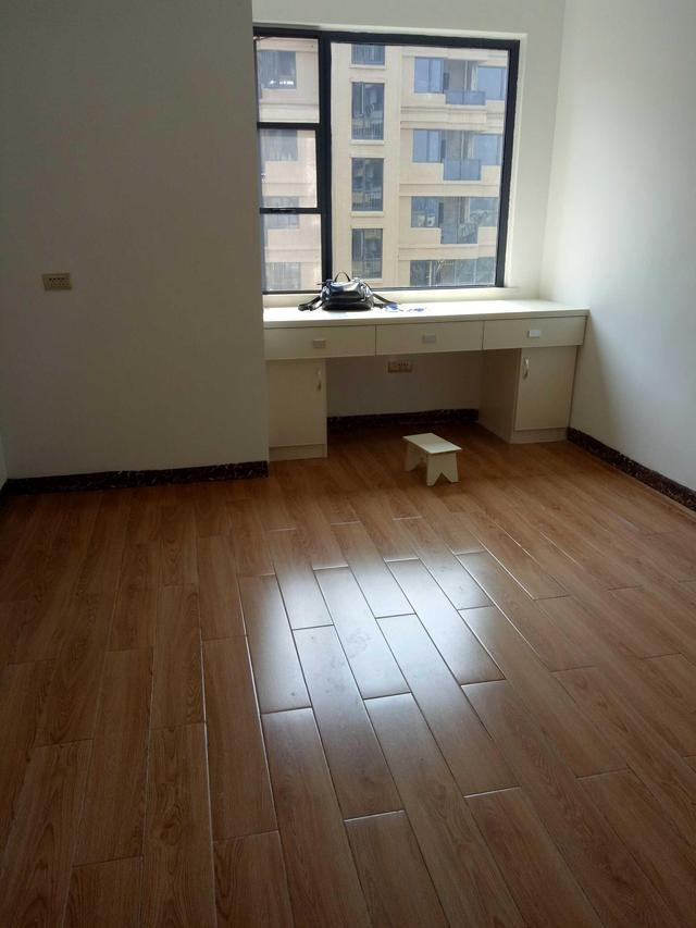 『』为了健康全屋贴满瓷砖结果被别人说蠢，贴好后这群人不敢吭一声！