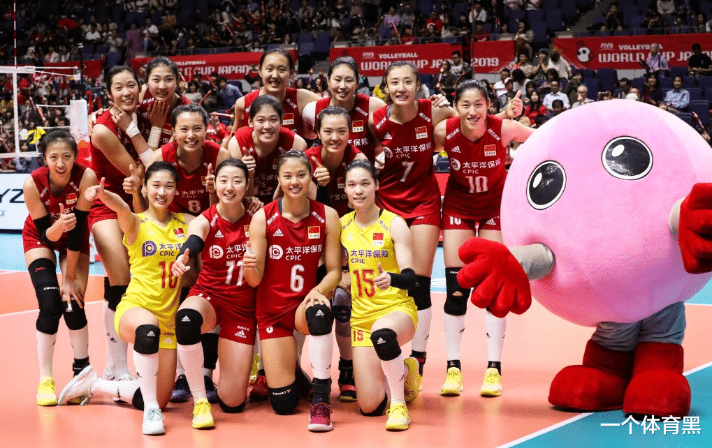 「朱婷」定了!郎平采访中两句话非常关键,朱婷最佳对角就是她,天衣无缝