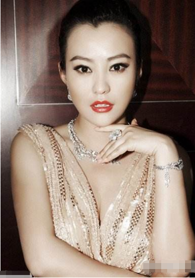 吴磊|聂远曝二十年后同学相逢，混的最好的居然是她，网友：人各有命！