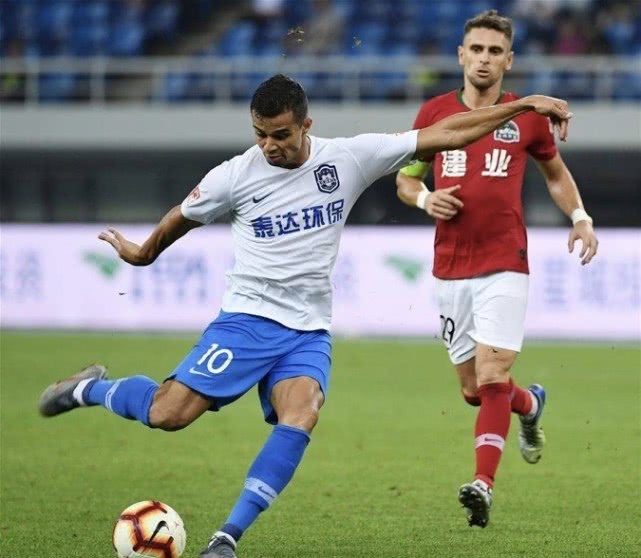 「河南建业」刺激？建业半场3比0，被全华班泰达追成3比2！天海4将代表双方登场