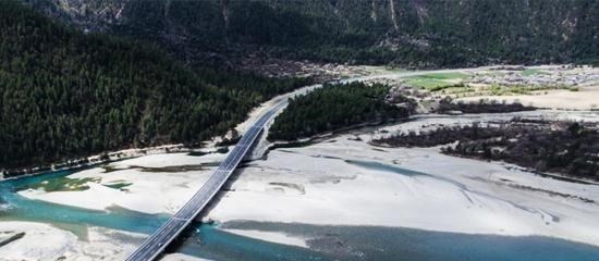 西藏|我国唯一条不收费的“高速公路”，全长409公里，自驾游天堂之路