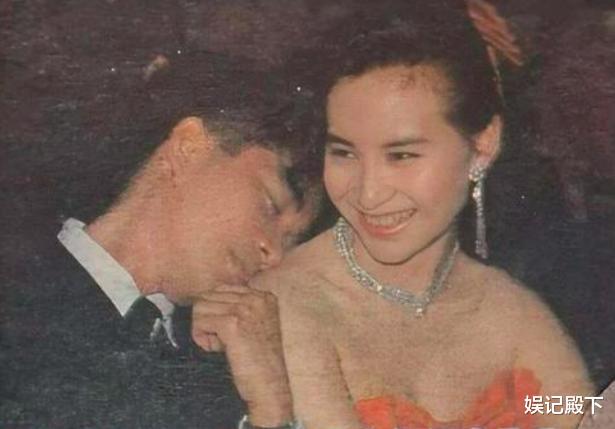 #李嘉欣#何鸿燊去世豪门争斗落幕，二房长女成赢家，但她撕李嘉欣时才叫狠