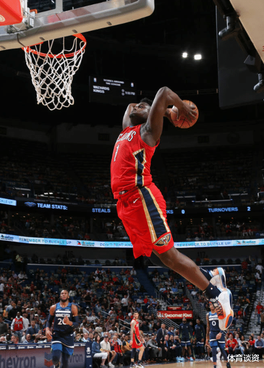 「德甲」仅48天！锡安露面大变化，胖成圆脸登，T恤都快被撑爆，真不减肥