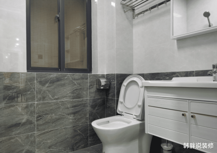 ##参观130㎡新房,同样是瓷砖上墙,为啥人家装得时尚又大气?