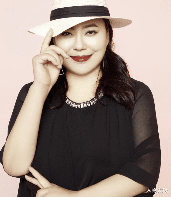 豪门明星：曾被多位导演“封杀”，不得不转行做微商，今50岁再次走红！